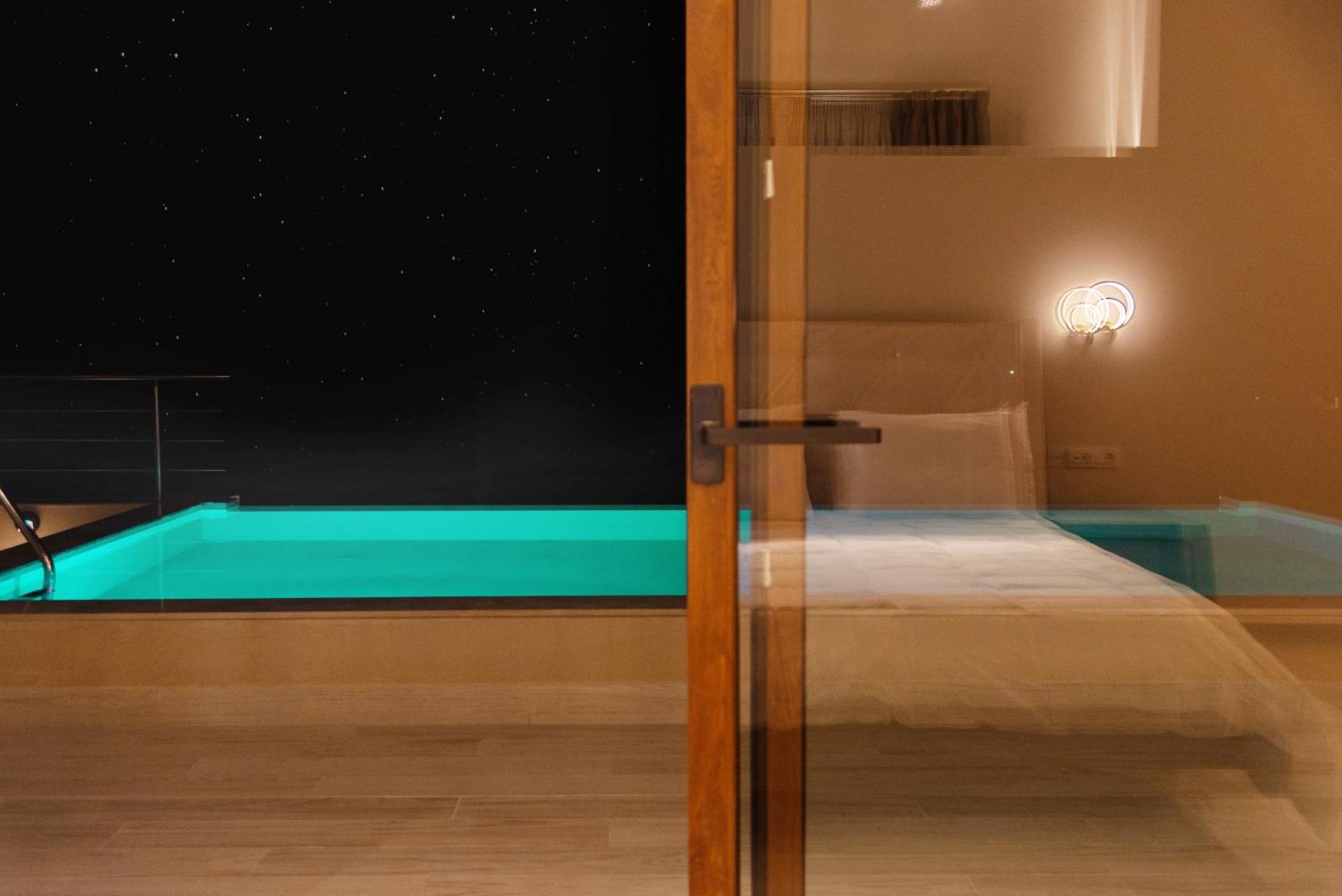 Villa Vasillis-Heated Swimming Pool With Infinity View Vitalades Exterior photo